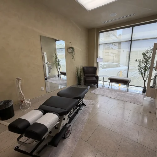 active-body-chiropractic-west-la-window-treatment-room